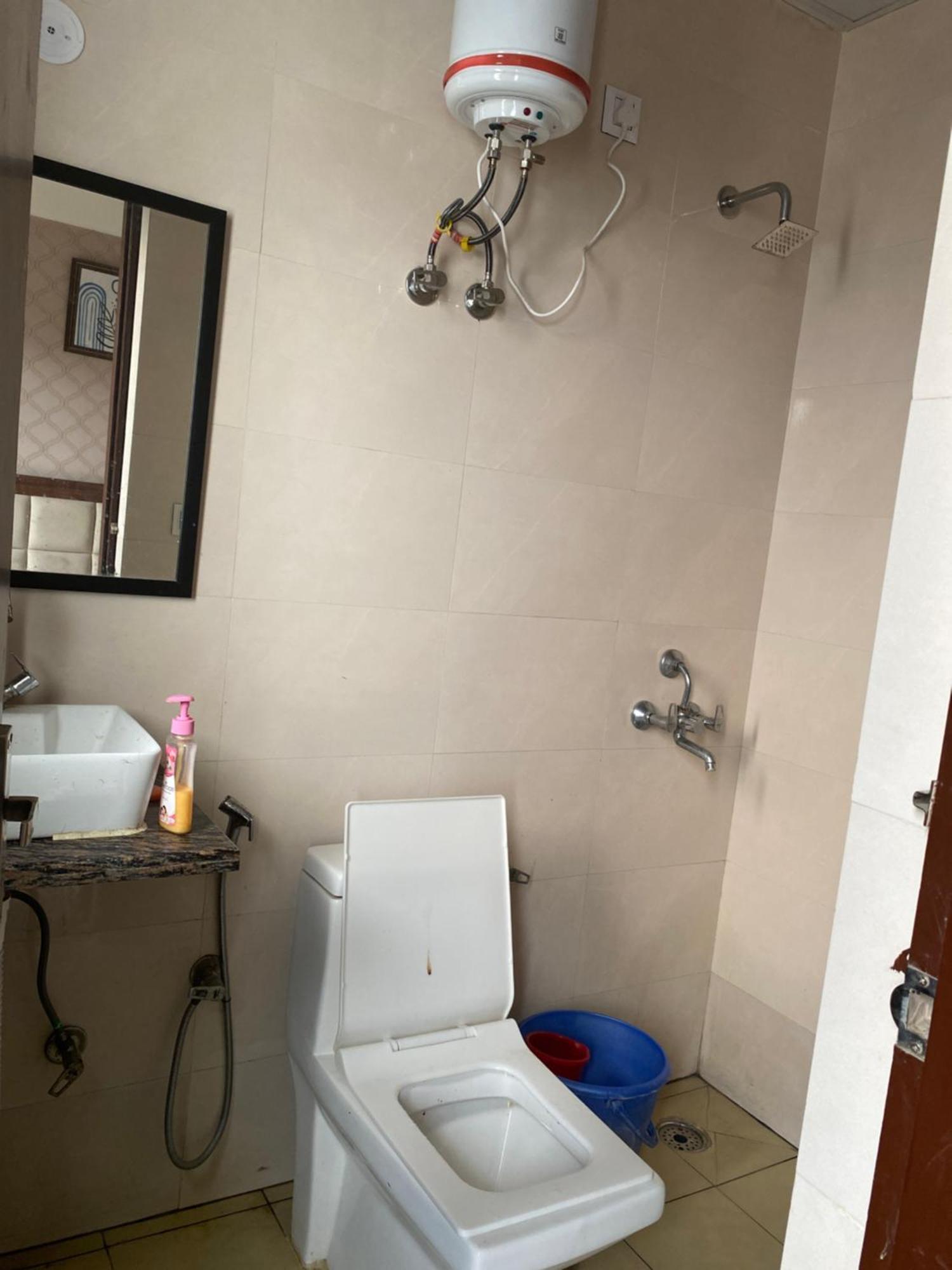 Royal Park Inn Greater Noida Exterior foto